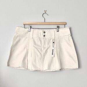 NWT GARAGE mini pleated denim skirt (white)